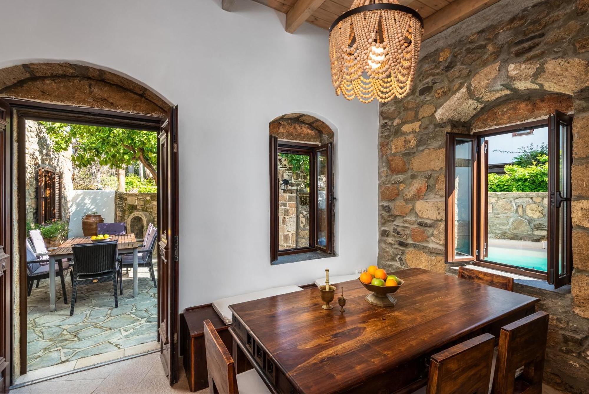 Villa Claudia In Lartos Exterior photo